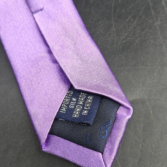 Like NEW Paul Fredrick Purple Polka Dot and Solid Purple Silk Tie Set (2) - Picture 4 of 8